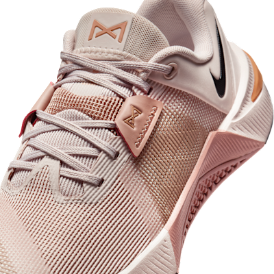 Sizing (W) ナイキ メトコン 10 シルトレッド/パーティクルピンク/メタリックシルバー/ブラック HQ2620-602