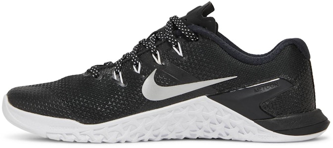 Nike Metcon 4 XD 低筒訓練鞋 女款 黑白 Lookbook Nike Metcon 4 XD 低筒訓練鞋 女款 黑白