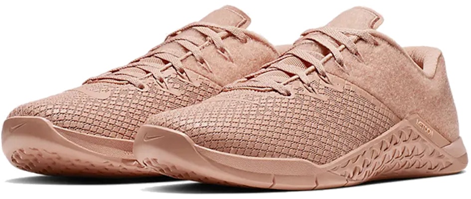 (W) Nike Metcon 4 XD Patch 'Rose Gold' - Emas Rose BQ7978-600 Lookbook (W) Nike Metcon 4 XD Patch 'Rose Gold' - Emas Rose BQ7978-600