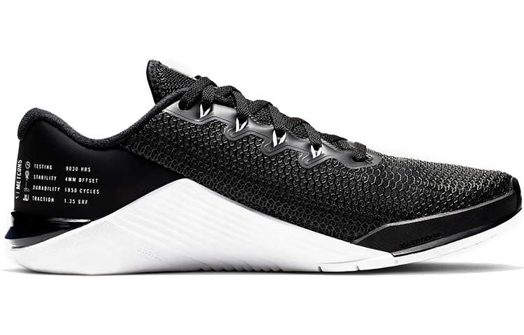 Order (W) Nike Metcon 5 ''Schwarz Weiß'' AO2982-010
