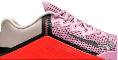 Nike Metcon 6 粉灰色 女性版 Order Nike Metcon 6 粉灰色 女性版