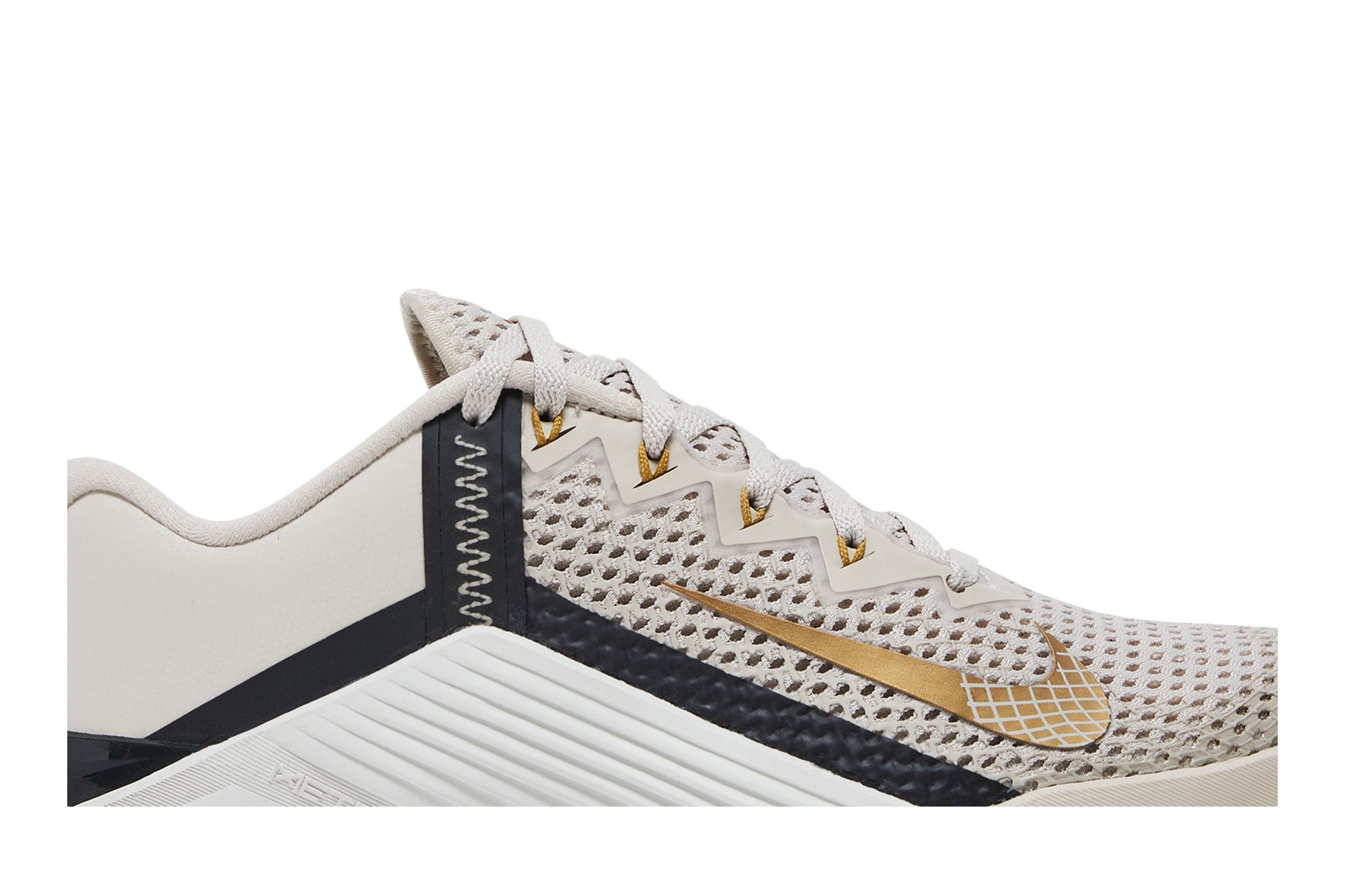 Order (W) Nike Metcon 6 ''Licht Orewood Bruin'' AT3160-170