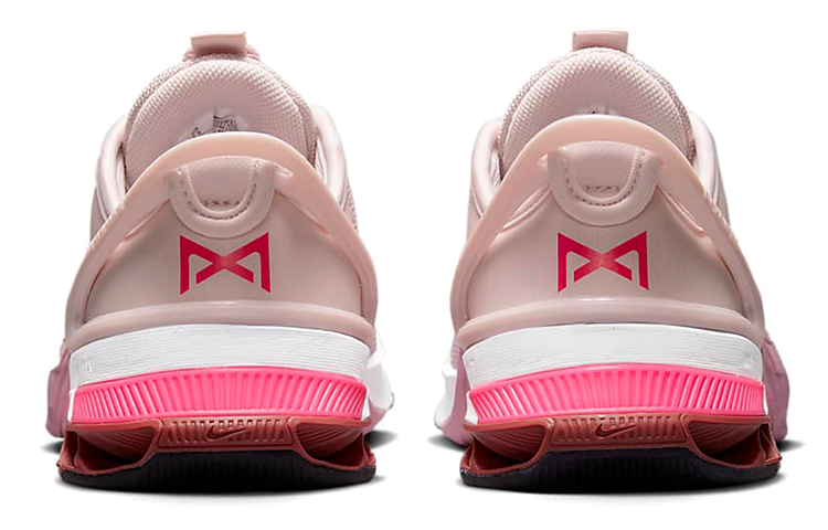Shop (W) Nike Metcon 8 FlyEase ''Barely Rose'' Dames Sportschoenen DO9381-600