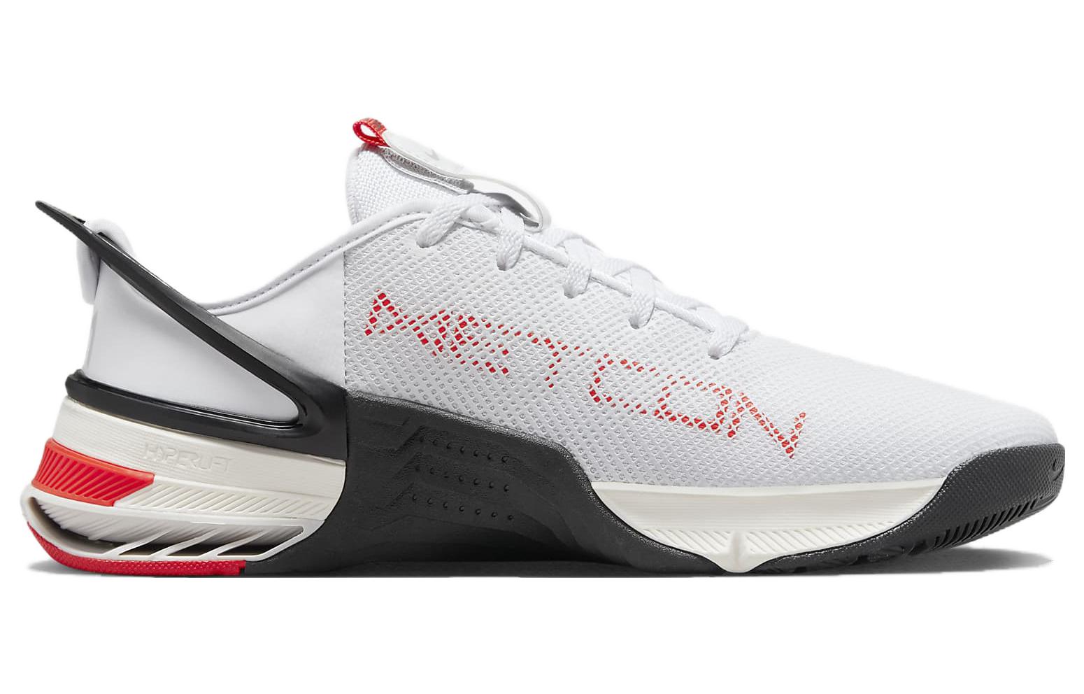 Lookbook (W) Nike Metcon 8 FlyEase 'Putih Picante Merah' DO9381-100