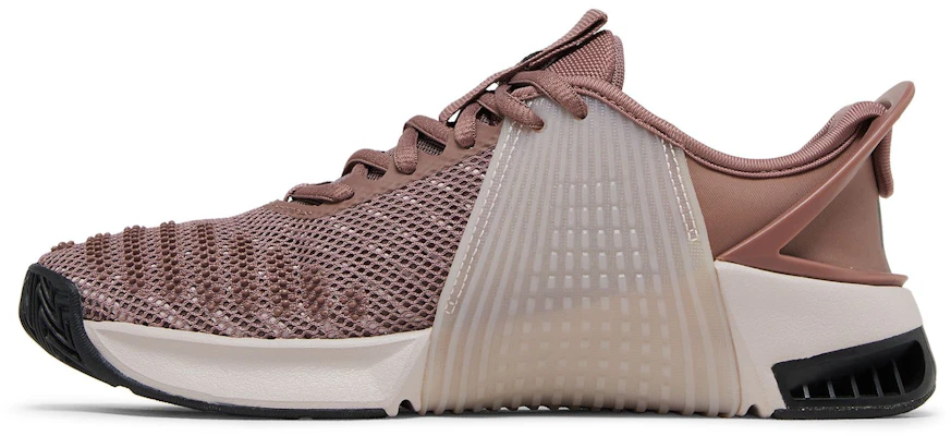 (W) Nike Metcon 9 Easy-On 'Smokey Mauve' - Sepatu Olahraga Wanita Ungu DZ2540-201 Lookbook (W) Nike Metcon 9 Easy-On 'Smokey Mauve' - Sepatu Olahraga Wanita Ungu DZ2540-201