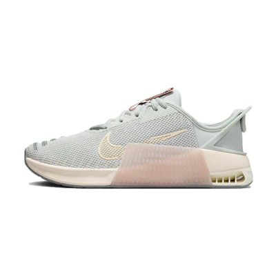 (W) Nike Metcon 9 EasyOn 'Light Silver Guava Ice'