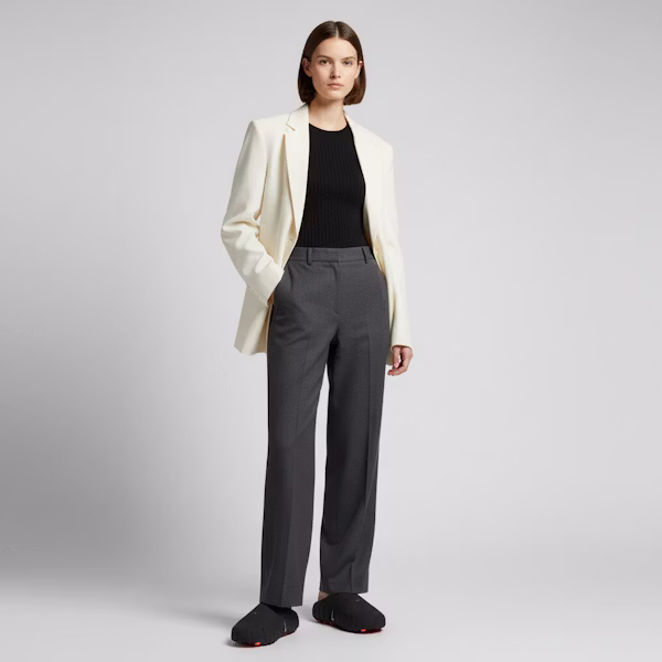 (W) Nike Mind 001 Slide Hitam Chrome HQ4309-001 Lookbook (W) Nike Mind 001 Slide Hitam Chrome HQ4309-001