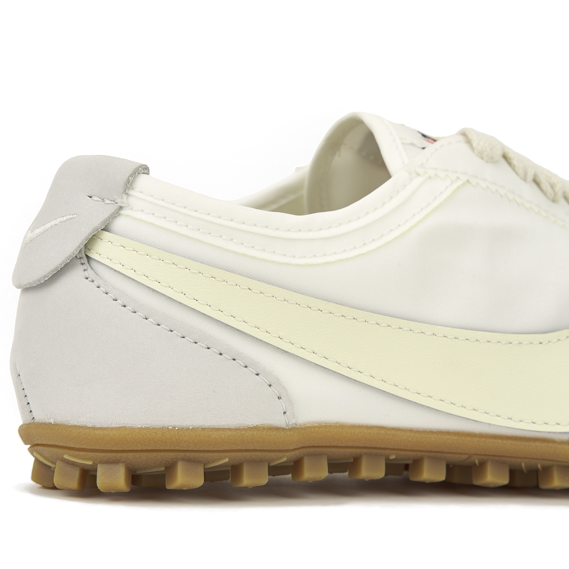 Cheap (W) Nike Moon Shoe OG ''Summit White Soft Pearl Gum'' Sneaker IW0955-100