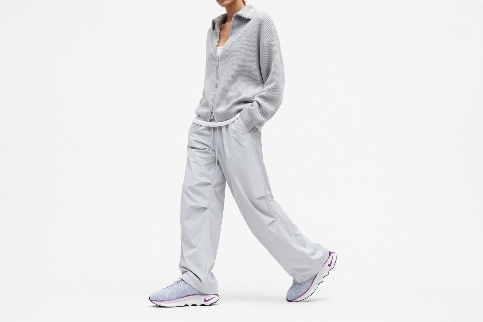 Order (W) Nike Motiva ''Football Grau Hot'' DV1238-008