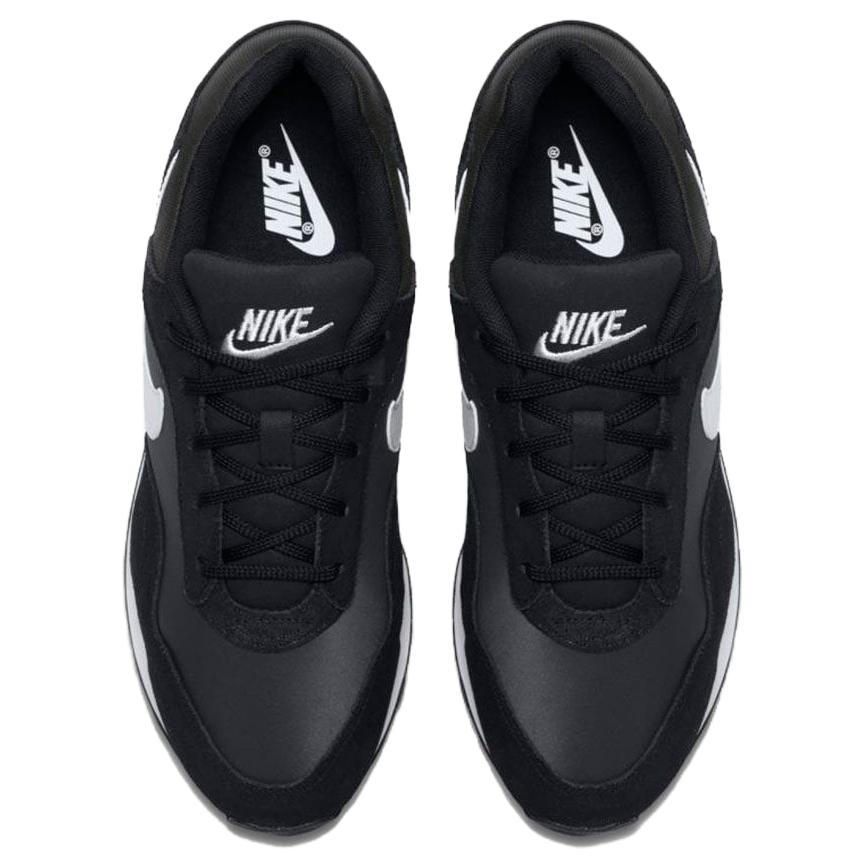 Shop Nike Outburst 減震防滑耐磨 低幫 跑步鞋 女款 黑
