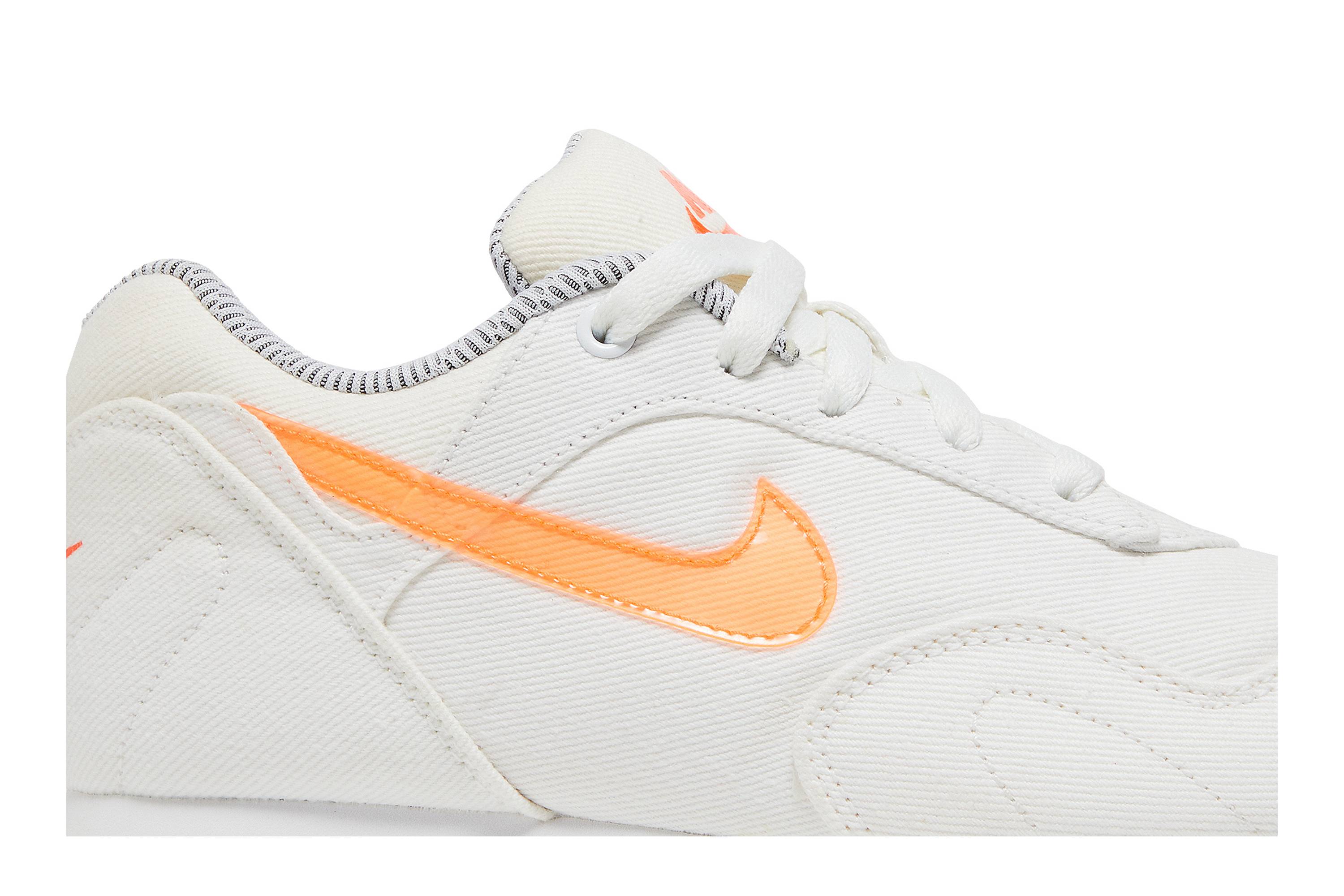 Order (W) Nike Outburst LX 'Miami' Sepatu Sneakers Wanita AT4687-100