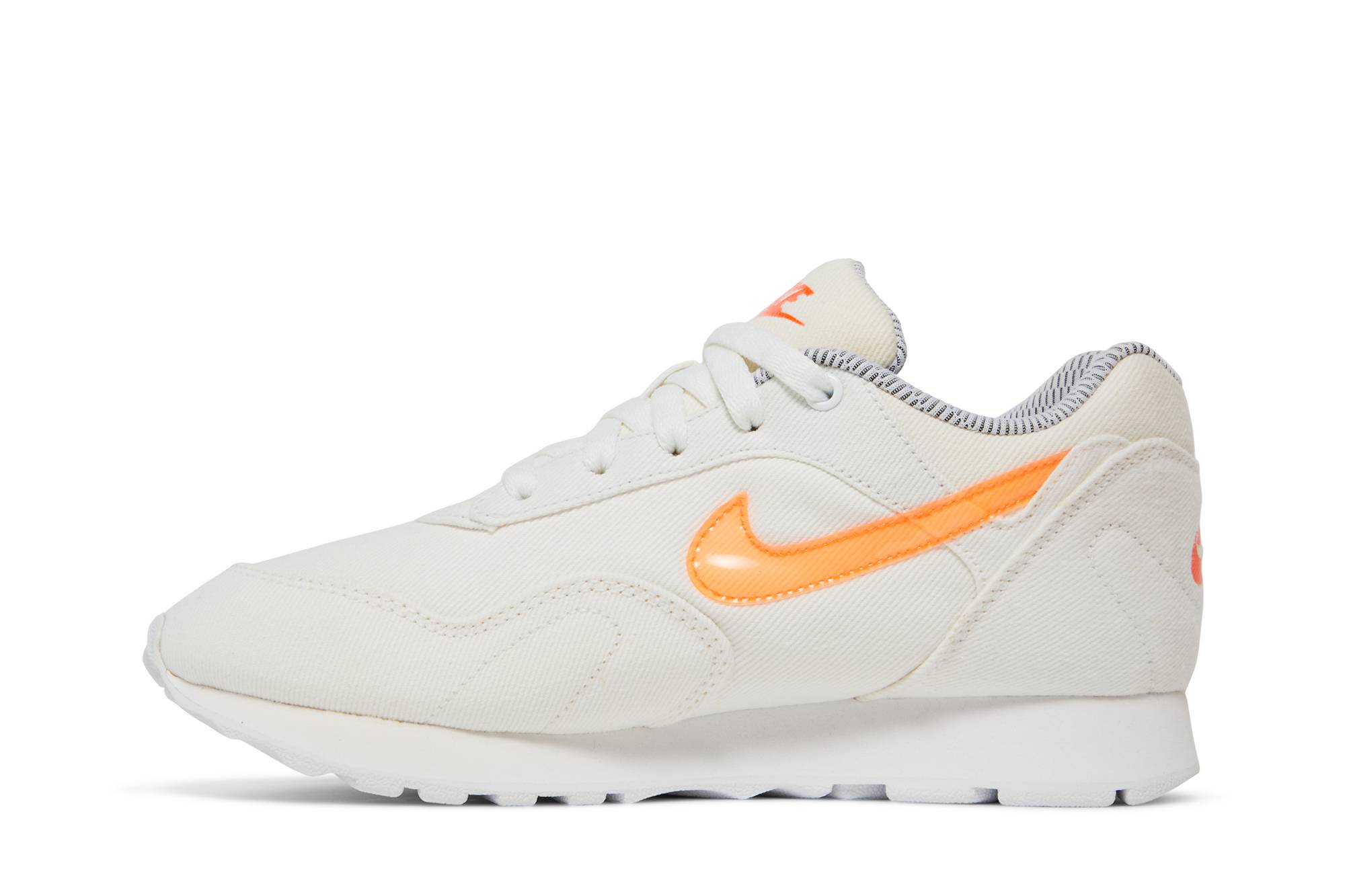 Lookbook (W) Nike Outburst LX 'Miami' Sepatu Sneakers Wanita AT4687-100