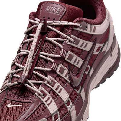 Sizing (W) ナイキ P-6000 ランニングシューズ シルクレッド/バーガンディアッシュ/バーガンディクラッシュ IM5237-600