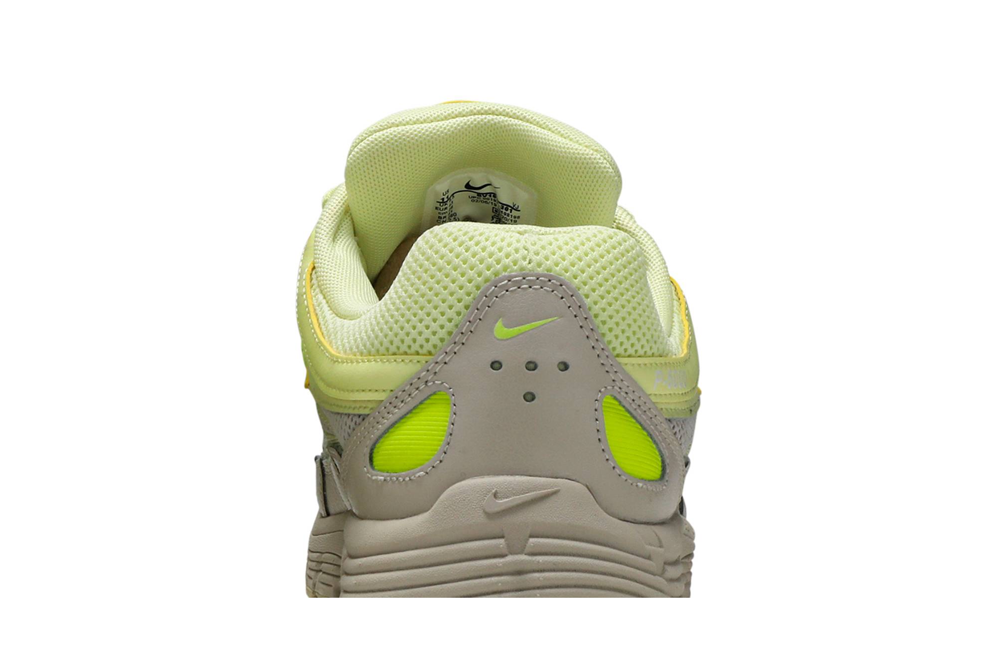 Sizing (W) ナイキ P-6000 "ルミナスグリーン" BV1021-301