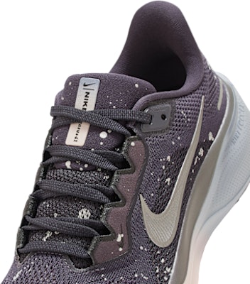 (W) 나이키 페가수스 41 SE 스니커즈 케이브 퍼플/블랙/다크 그레이/메탈릭 다크 그레이 HV1726-500 Sizing (W) 나이키 페가수스 41 SE 스니커즈 케이브 퍼플/블랙/다크 그레이/메탈릭 다크 그레이 HV1726-500