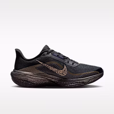 (W) Nike Pegasus 42 "Keely Hodgkinson" 黑/深藍/霧藍 IR7192-001 Lookbook (W) Nike Pegasus 42 "Keely Hodgkinson" 黑/深藍/霧藍 IR7192-001
