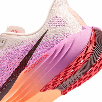 (W) Nike Pegasus+ Craie/Magenta Clair/Crimson Éclatant/Tattoo FQ7261-113 1