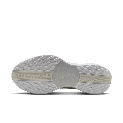 Lookbook (W) Nike Pegasus Plus Sea Glass/Kapur/Platinum Tulen/Putih IO9912-001