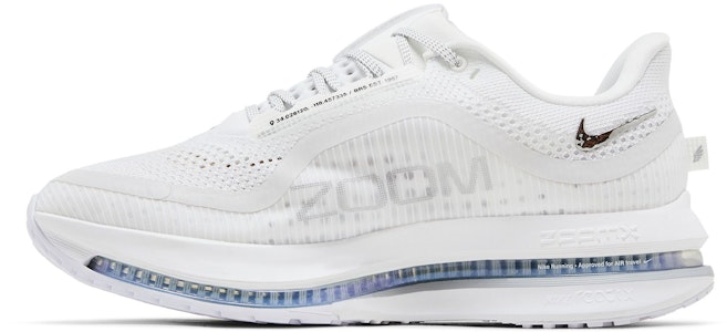 (W) 나이키 에어 줌 페가수스 프리미엄 화이트 메탈릭 실버 HQ2593-102 Lookbook (W) 나이키 에어 줌 페가수스 프리미엄 화이트 메탈릭 실버 HQ2593-102