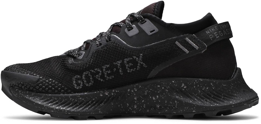 (W) Nike Pegasus Trail 2 Gore-Tex 'Hitam Metalik Abu Tua' CU2018-001 Lookbook (W) Nike Pegasus Trail 2 Gore-Tex 'Hitam Metalik Abu Tua' CU2018-001