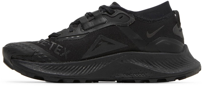 (W) Nike Pegasus Trail 3 Gore-Tex Hitam Kelabu Asap Gelap DC8794-001 Lookbook (W) Nike Pegasus Trail 3 Gore-Tex Hitam Kelabu Asap Gelap DC8794-001