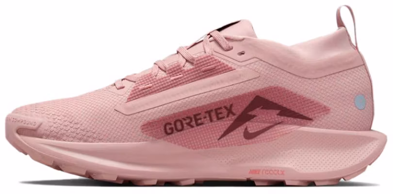 (W) Nike Pegasus Trail 5 GORE-TEX ''Pink Oxford'' Scarpe da Trail Running. FQ0912-601 Shop (W) Nike Pegasus Trail 5 GORE-TEX ''Pink Oxford'' Scarpe da Trail Running. FQ0912-601