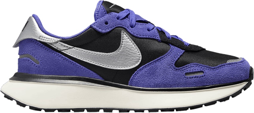Ladies nike 2025 sneakers 219