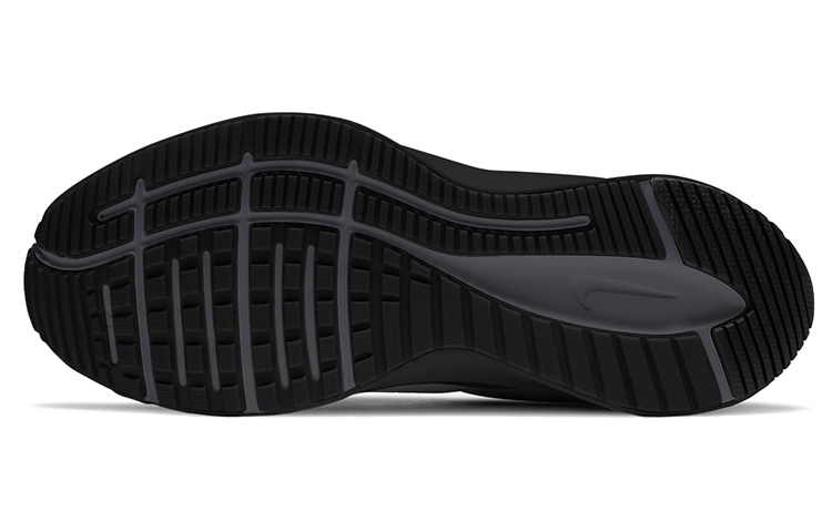 Shop Nike Quest 3 低筒 跑步鞋 女款 全黑