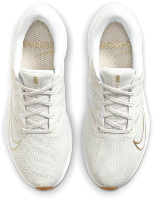 Nike Quest 3 低筒 跑步鞋 女款 白金 Shop Nike Quest 3 低筒 跑步鞋 女款 白金