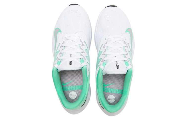 Lookbook (W) Nike Quest 3 'Putih Hijau Bersinar' CD0232-111