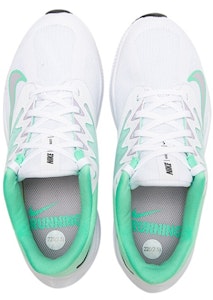 (W) 나이키 퀘스트 3 '화이트 그린 글로우' CD0232-111 Lookbook (W) 나이키 퀘스트 3 '화이트 그린 글로우' CD0232-111