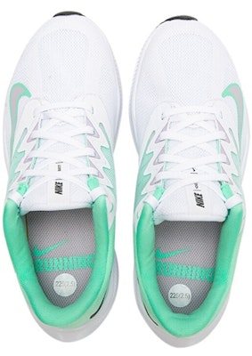(W) Nike Quest 3 'Putih Hijau Bersinar' CD0232-111 Lookbook (W) Nike Quest 3 'Putih Hijau Bersinar' CD0232-111