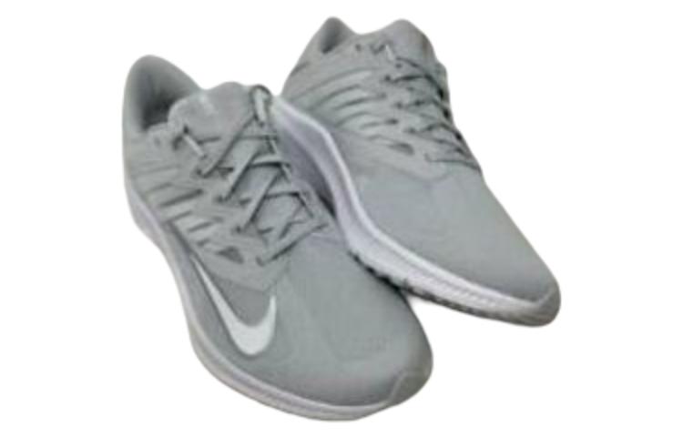 Lookbook (W) Nike Quest 3 Baskets Basses Argentées Sport CD0232-004