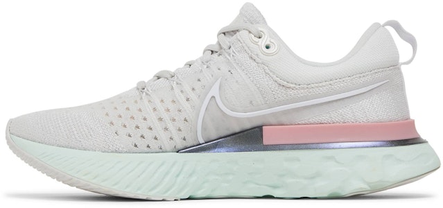 (女款)Nike React Infinity Run Flyknit 2「鉑金色」CT2423-007 Lookbook (女款)Nike React Infinity Run Flyknit 2「鉑金色」CT2423-007