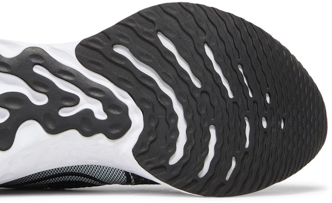 (W) ナイキ リアクト インフィニティ ラン FK 黒白 (Nike Riakuto Infinititi Ran FK KuroShiro) CD4372-012 Purchase (W) ナイキ リアクト インフィニティ ラン FK 黒白 (Nike Riakuto Infinititi Ran FK KuroShiro) CD4372-012