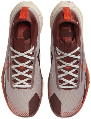 (W) ナイキ リアクト ペガサス トレイル 4 GTX (ベージュ/レッド) DJ7929-200 Shop (W) ナイキ リアクト ペガサス トレイル 4 GTX (ベージュ/レッド) DJ7929-200