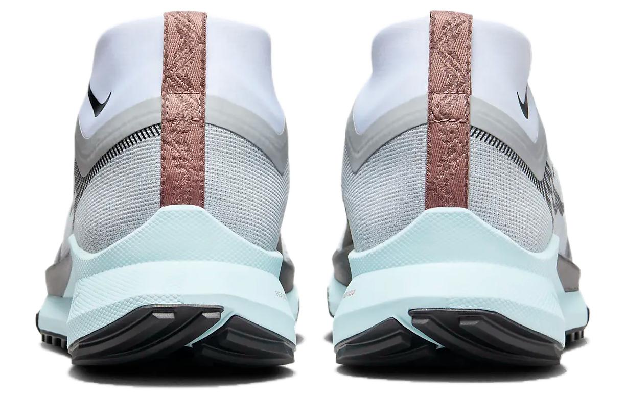 Shop (W) Nike React Pegasus Trail 4 GORE-TEX 'Light Smoke Glacier Blue' Azul Glacier Claro. DJ7929-005