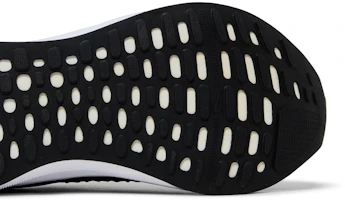 Details for (Women) Nike ReactX Infinity Run 4 'Black White' DR2670-001