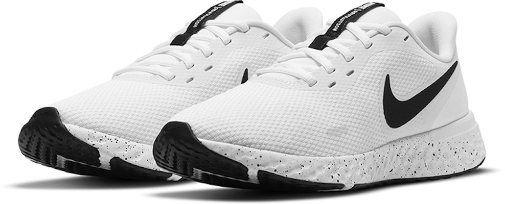 (W) Nike Revolution 5 Negra/Blanca DJ6009-100 Lookbook (W) Nike Revolution 5 Negra/Blanca DJ6009-100