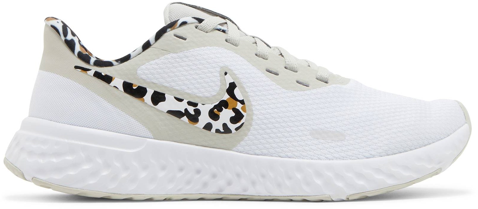 Nike premium leopard sales