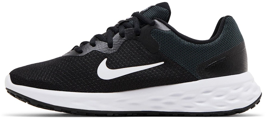 (W) Nike Revolution 6 Next Nature Wide 'Hitam Putih' DC9001-003 Lookbook (W) Nike Revolution 6 Next Nature Wide 'Hitam Putih' DC9001-003