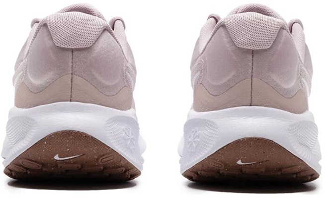 (W) Nike Revolution 7 'Platinum Violet' Wanita FB2208-007 Lookbook (W) Nike Revolution 7 'Platinum Violet' Wanita FB2208-007