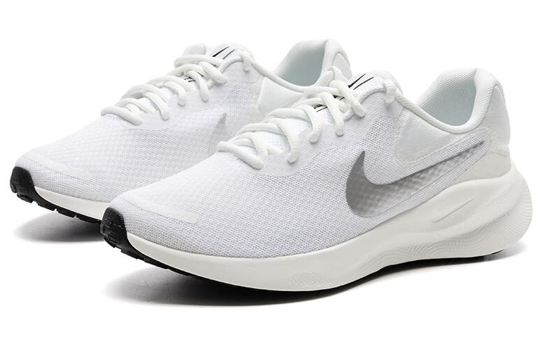 Lookbook （女款）Nike Revolution 7 '白色金屬銀' FB2208-101