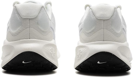 (W) 耐克革命7代“白金属银” FB2208-101 Lookbook (W) 耐克革命7代“白金属银” FB2208-101