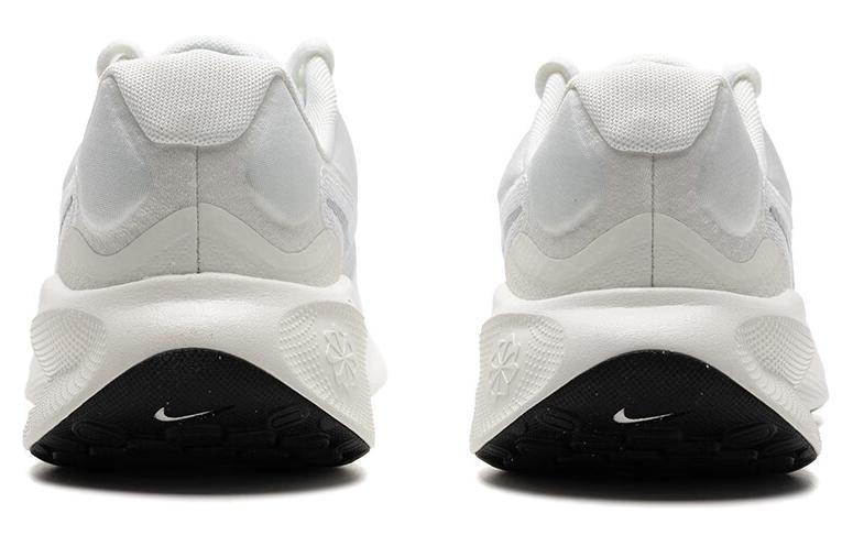 Shop （女款）Nike Revolution 7 '白色金屬銀' FB2208-101