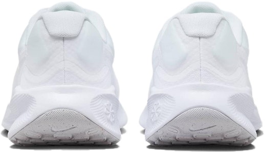 (W) Nike Revolution 7 'Putih Biru Pucat' FB2208-100 Purchase (W) Nike Revolution 7 'Putih Biru Pucat' FB2208-100