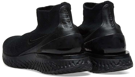 Nike Epic React Flyknit 高筒 跑步鞋 女款 黑色 Lookbook Nike Epic React Flyknit 高筒 跑步鞋 女款 黑色