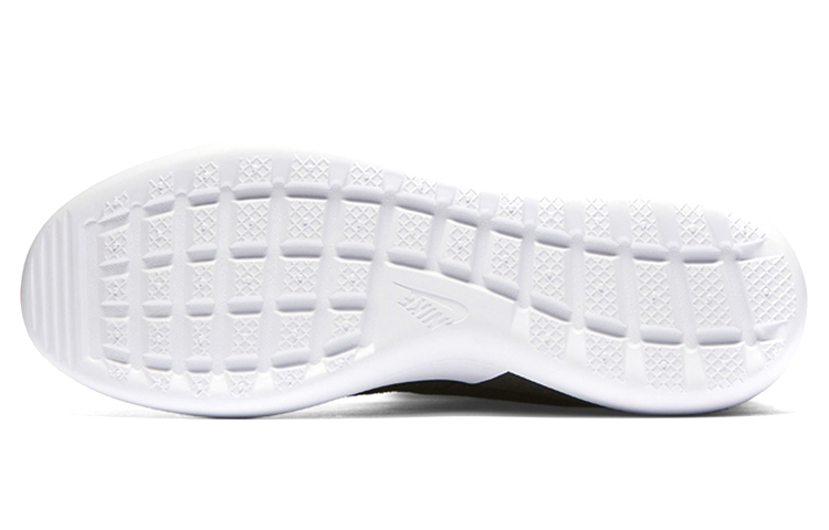 Shop Nike Roshe 2 Hi Flyknit 耐磨防滑 高筒跑步鞋 女款 黑白