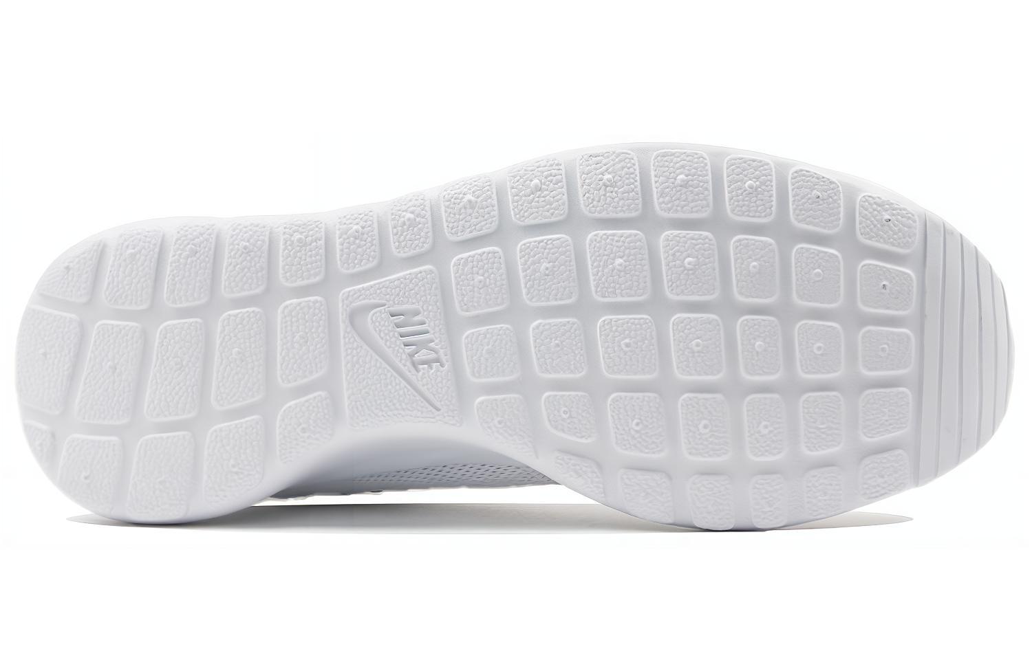 Shop Nike Roshe One 耐磨防滑 低筒休閒跑步鞋 女款 白色