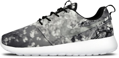 (Women) Nike Roshe One Cherry Blossom 819960-001 (Women) Nike Roshe One Cherry Blossom 819960-001